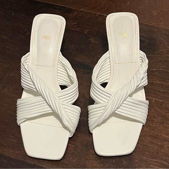 Zara Shoes - Zara white Kitten Heel Slip On Sandals Size 37